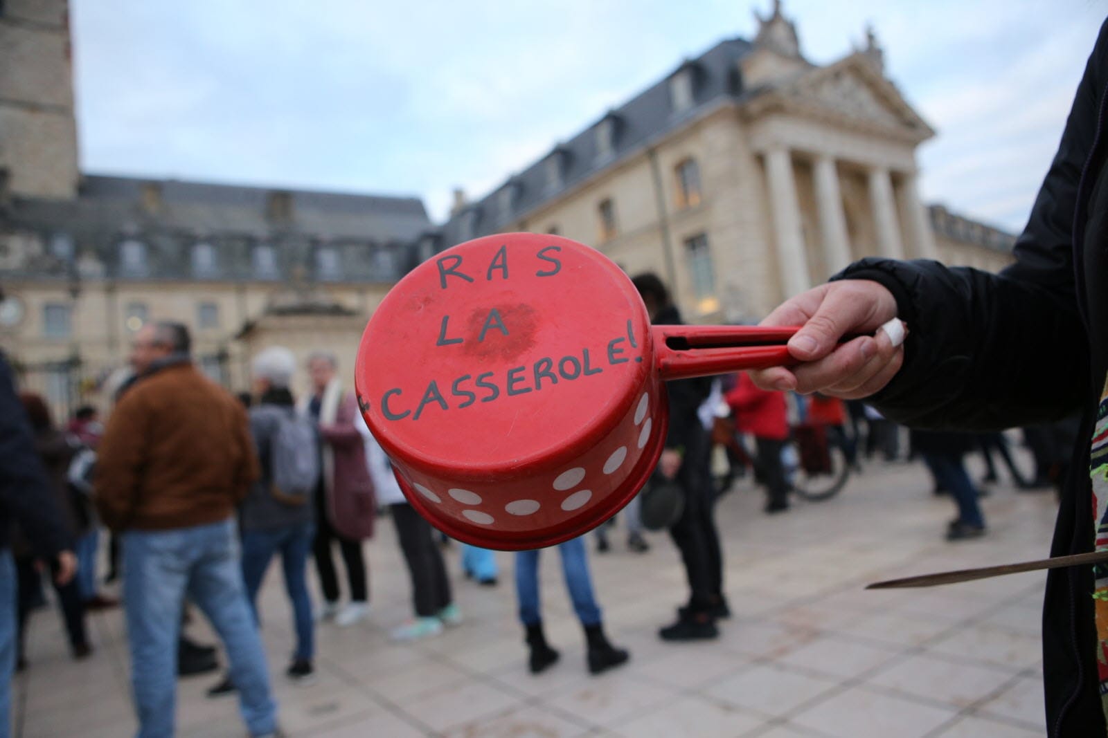 L'Etat veut gaver les Français d'aides qu'ils ne demandent pas, par Veerle Daens