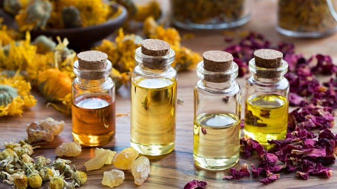 Top 6 des huiles essentielles anti-stress (+recettes)