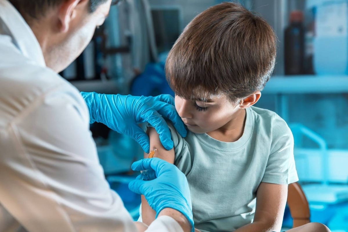 Véran a-t-il couvert des milliers de vaccinations illégales de jeunes enfants ? par Isabelle Hock