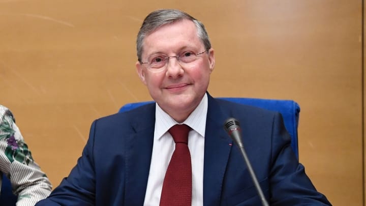 Le sénateur Bas reconnaît que les vaccinés meurent massivement du virus… par Eric Verhaeghe