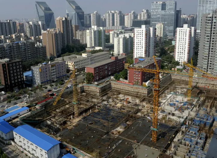 Chine : l’immobilier s’effondre mais le Covid étouffe les mesures de relance