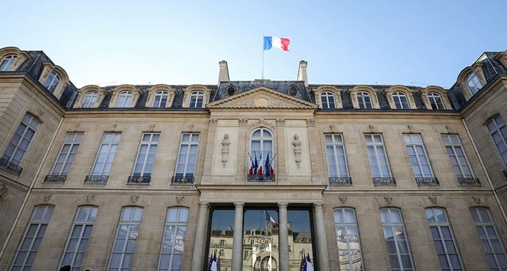 Barbecue à l’Elysée : mais qui va-t-on embrocher ? par Modeste Schwartz