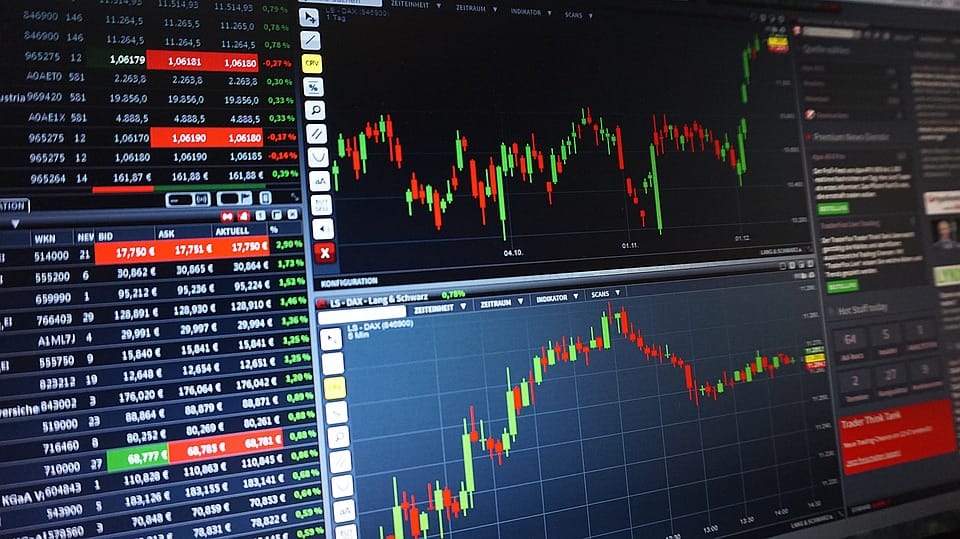 Actions, dérivés, métaux précieux, renminbi : vraie crise financière ou hystérie collective ?