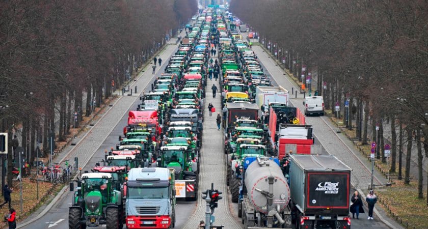 « Attal ne changera rien, organisons-nous comme les paysans allemands »