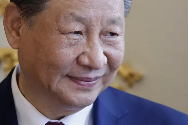 Les Russes ont flanqué une grosse fessée à Macron devant Xi Jinping