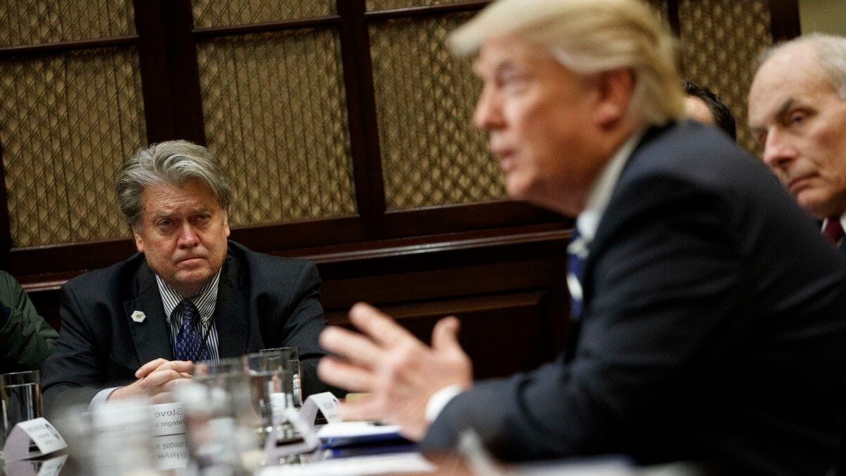 Steve Bannon accuse Elon Musk « d’opportuniste et de raciste »