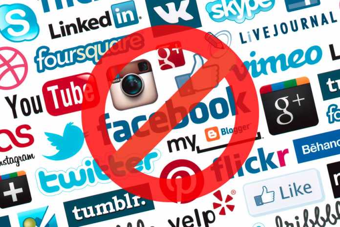 L’Indonésie réfléchit à un âge minimum pour les réseaux sociaux