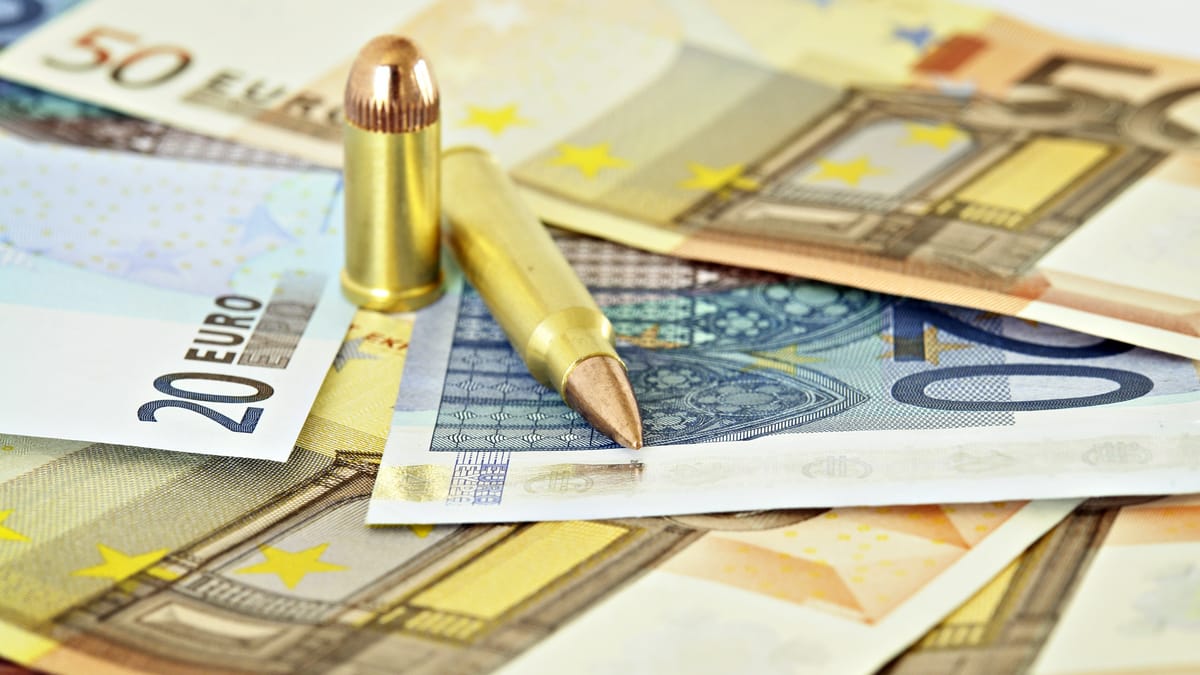 L’UE utilise le conflit ukrainien pour renforcer son contrôle financier, par Finn Andreen