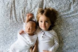 Les gouvernements empêchent-ils les gens d’avoir autant d’enfants qu’ils le voudraient?