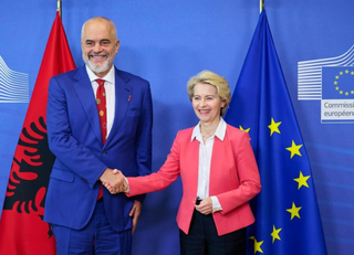 Adhésion de l'Albanie : Bruxelles élargit pour masquer son échec