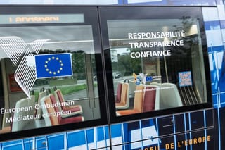 Bruxelles, la république des copains : la Médiatrice promeut son bras droit