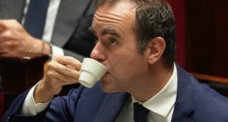 Le macronisme est nu : la grande braderie de Lecornu