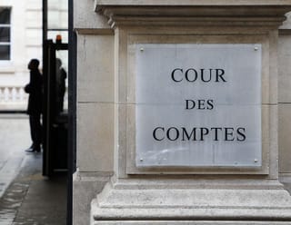 Intelligence artificielle : quand la Cour des comptes rappelle à l’État ses contradictions