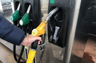 Hausse du prix du carburant : Bercy préfère aider certains plutôt que tous