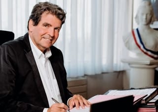 Marchés publics opaques: un sénateur LR menace de mort une journaliste