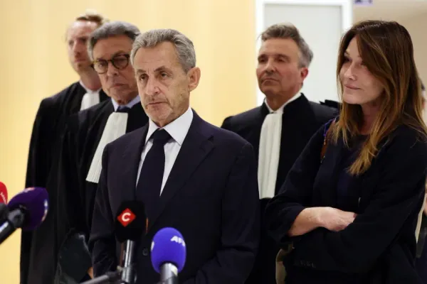 La condamnation de Sarkozy et la comédie des arroseurs arrosés...