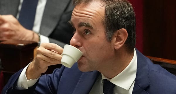 Le macronisme est nu : la grande braderie de Lecornu