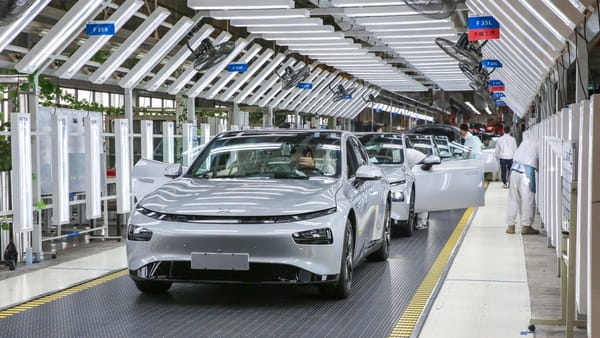 Automobile: le marché chinois triomphe, Bruxelles tergiverse