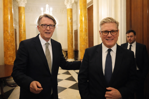 Le 10 Downing Street dans l'ombre du scandale Epstein, Starmer savait...