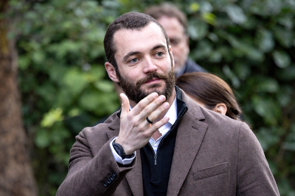 Menton: Louis Sarkozy recalé par les urnes, recyclé par les médias