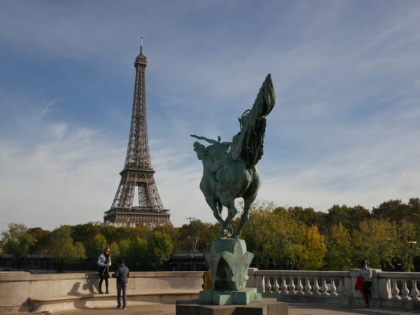 Laïcité, dissuasion nucléaire : ces promesses de big-bang que Macron ne tient pas