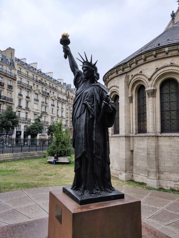 L’affaire Raoult, ou la guerre clandestine entre Sanofi et les laboratoires américains ?