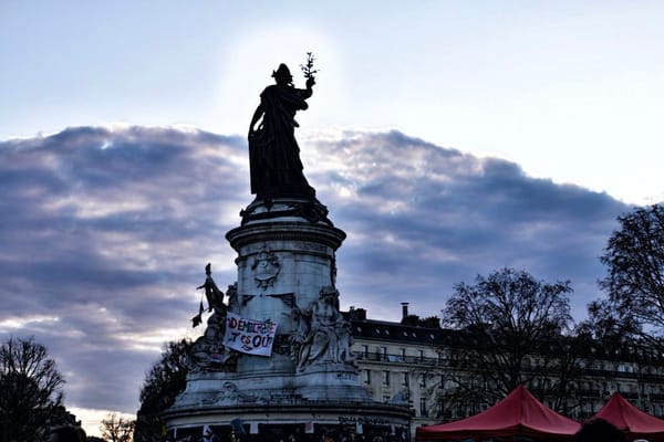 Affaire Benalla : les services secrets ont-ils fait disparaître le coffre-fort ?