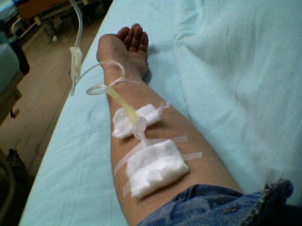 ????Yazdan Yazdanpanah, qui coordonne les essais contre le coronavirus, est-il l’homme des laboratoires américains ?