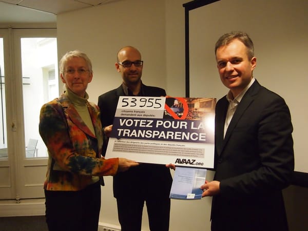 ????Séverine Servat de Rugy balance sur les passe-droits de l’aristocratie parisienne