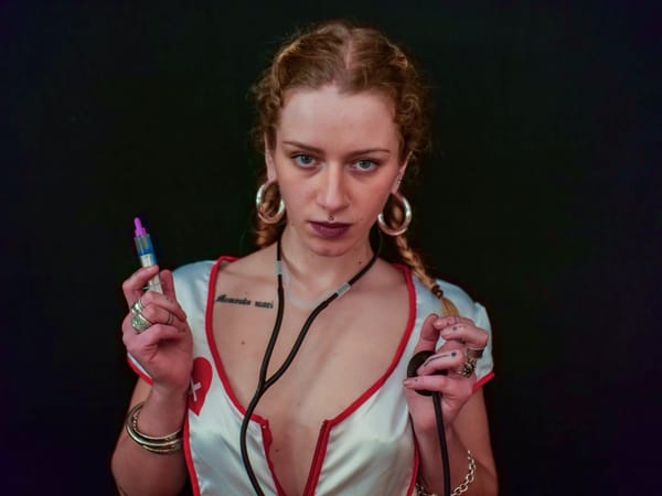 Vaccins : les effets secondaires sont plus dévastateurs que la presse mainstream ne l’avoue