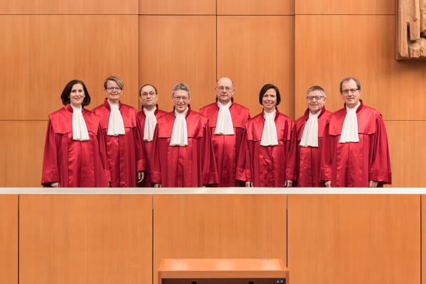 Angela Merkel prise la main dans le pot de confiture par les juges constitutionnels allemands