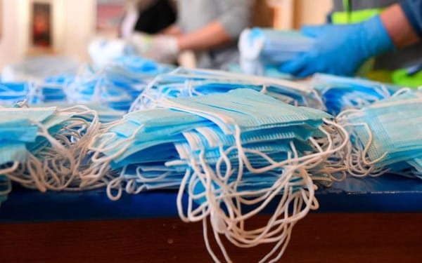 Conseil communal de Middlekerke (Belgique) : le maire renonce au masque, un conseiller municipal porte plainte