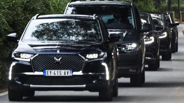 Radar en main, Macron nous nargue – par Modeste Schwartz