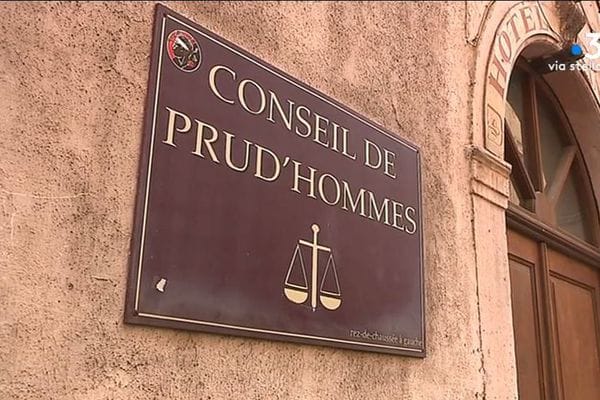 Le référé-type du salarié aux prudhommes contre sa suspension est ici