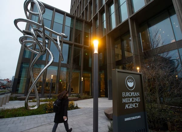 Vaccination des adolescents : le régulateur européen évalue les données sur la dose de rappel du vaccin Comirnarty