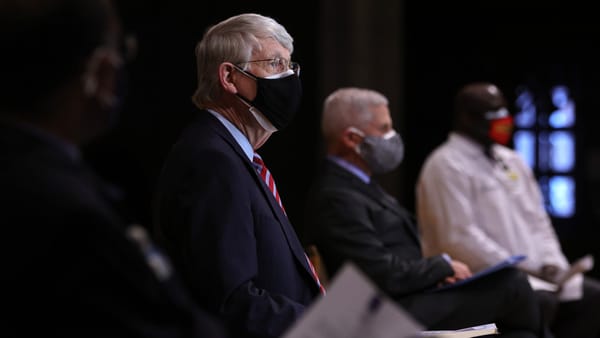 Sans être complotiste, Francis Collins admet l’hypothèse d’une origine artificielle du virus