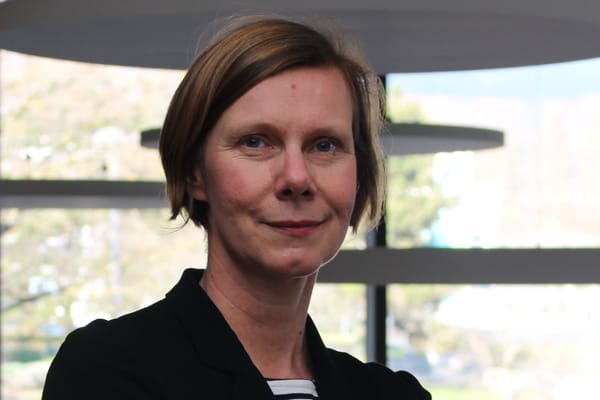 Sciences Po Grenoble: la directrice Sabine Saurugger tombe le masque et donne raison aux islamo-gauchistes!