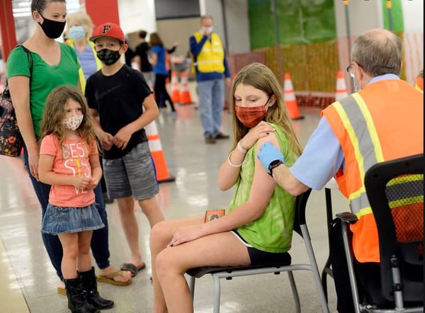 Vaccin COVID : Moderna condamné pour avoir utilisé des enfants dans des essais cliniques