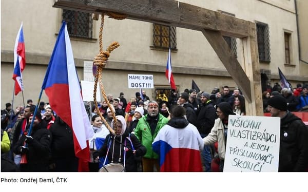 République Tchèque : mobilisation de plus en plus importante contre les restrictions sévères liées au COVID-19