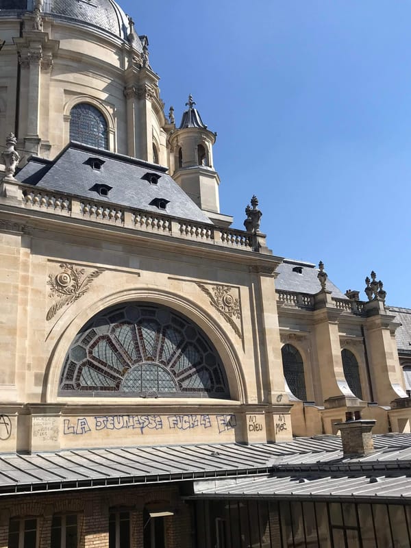 Saccage de la Sorbonne: cette troublante connivence entre Emmanuel Macron et l’extrême-gauche militante