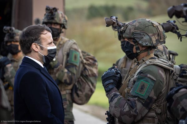 Macron a fait naître un peuple nouveau, d’euro-mondialistes soumis et fascisés