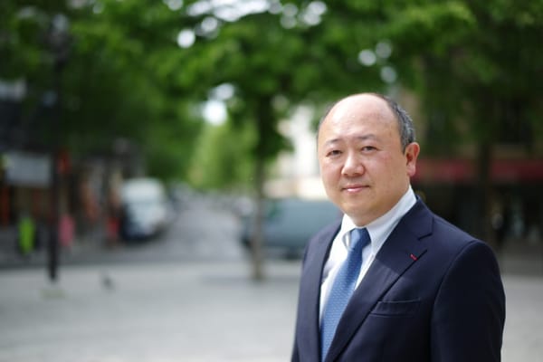 Macron investit un lobbyiste chinois pour les élections législatives