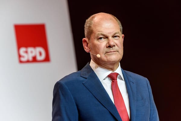 Olaf Scholz diffame un tiers de l’électorat allemand – et se fait applaudir, par Ulrike Reisner
