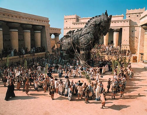 Virgile et le cheval de Troie : ou comment comprendre leurs guerres hybrides