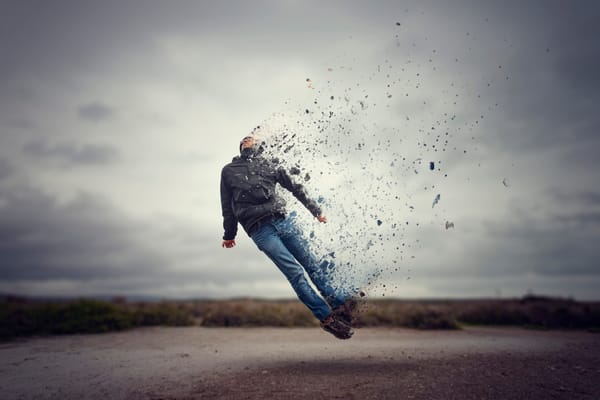 La Vè République arrivera-t-elle à se désintégrer seule ?