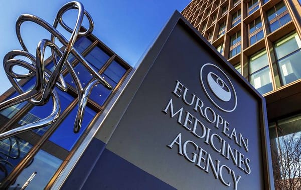 L’EMA continue à nier les évidences sur les effets secondaires des vaccins