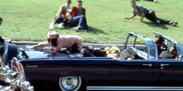 Face à la crise interne du gouvernement profond américain