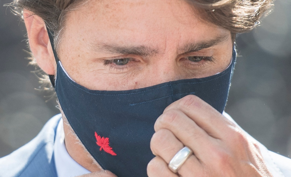 Canada : les fabricants de masques Covid réclament 5 milliards de $ de dommages et intérêts à Trudeau