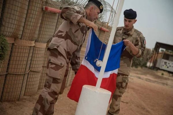 Gamelinades et autres coquecigrues : les illusions de la puissance militaire française – par Alexandre N.
