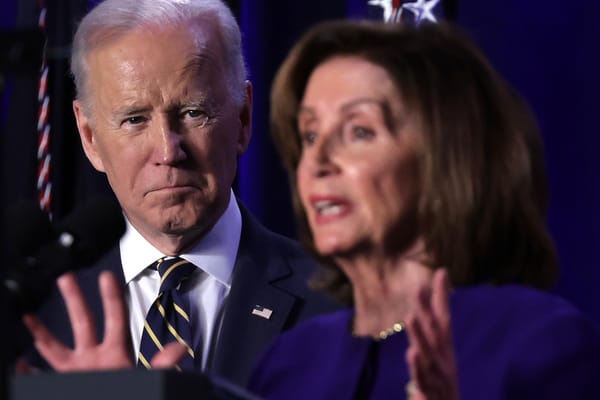 Le Fossile et la Marteau: comment Biden et Pelosi veulent faire la guerre au monde entier et accélèrent le déclin américain – par Edouard Husson